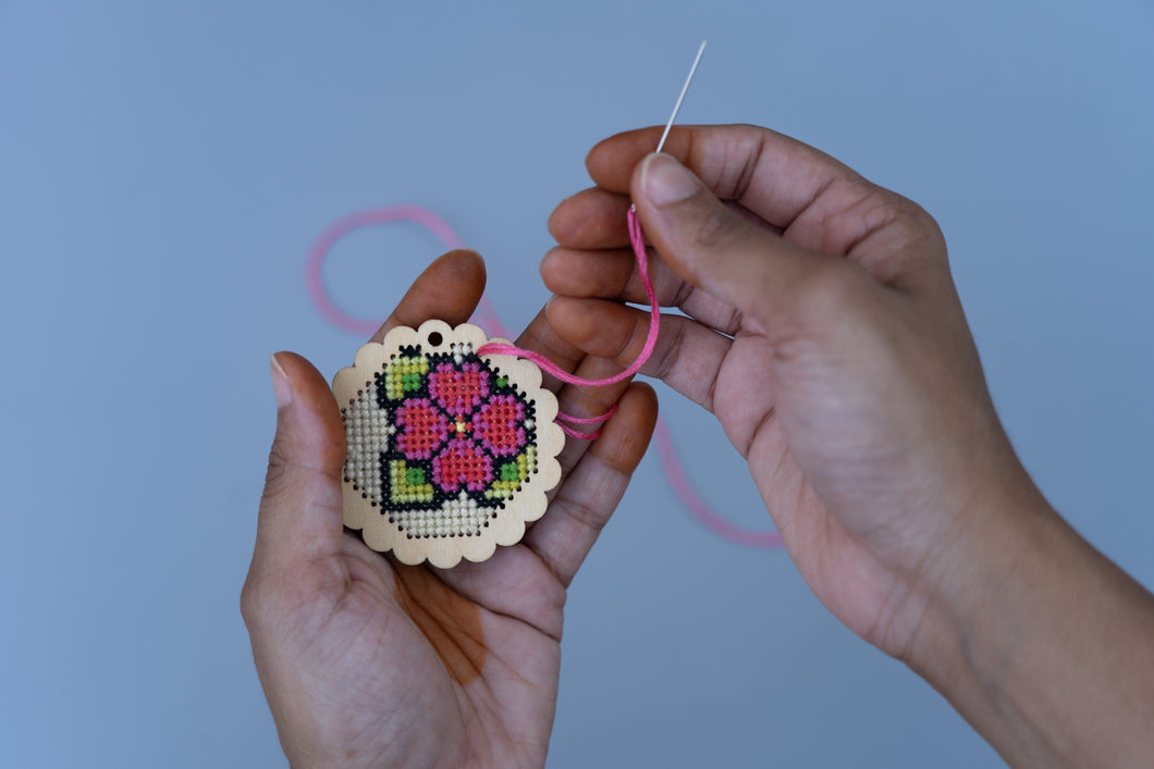 DIY Cross Stitch Scallop Circle